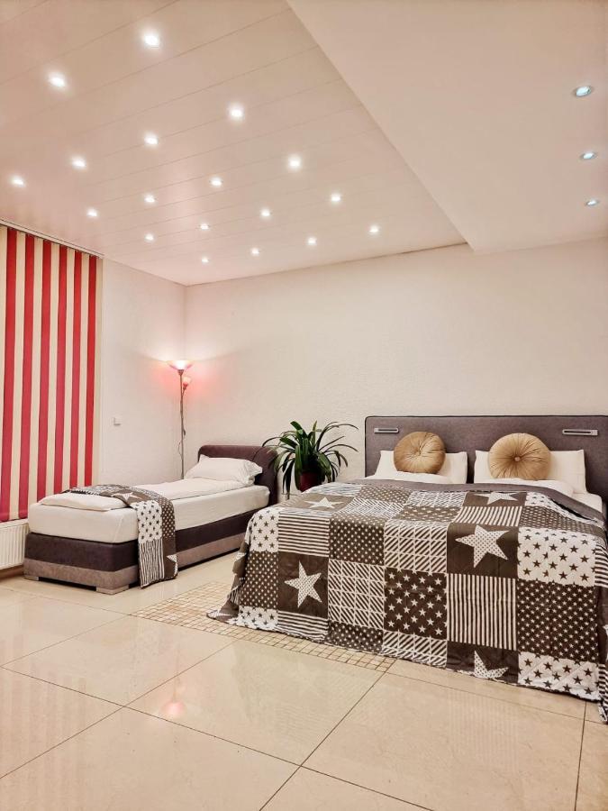 באדן-באדן Gemuetliches J&L Apartment Nahe Des Hauptbahnhofes מראה חיצוני תמונה