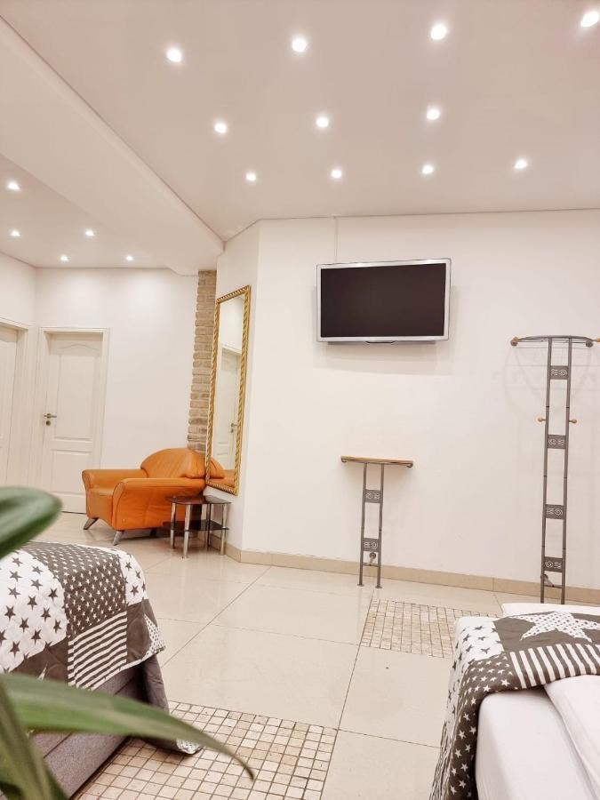 באדן-באדן Gemuetliches J&L Apartment Nahe Des Hauptbahnhofes מראה חיצוני תמונה
