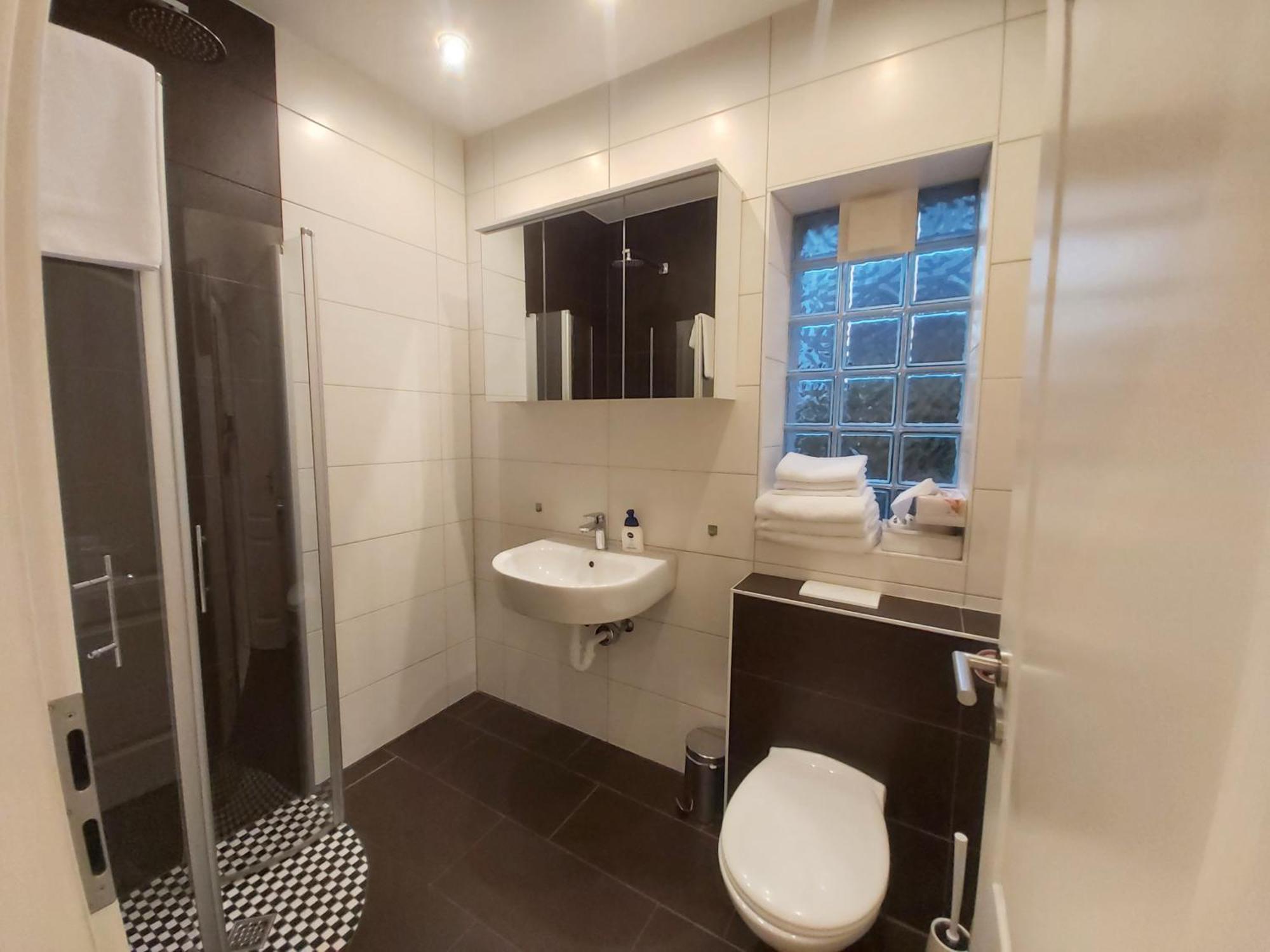 באדן-באדן Gemuetliches J&L Apartment Nahe Des Hauptbahnhofes מראה חיצוני תמונה