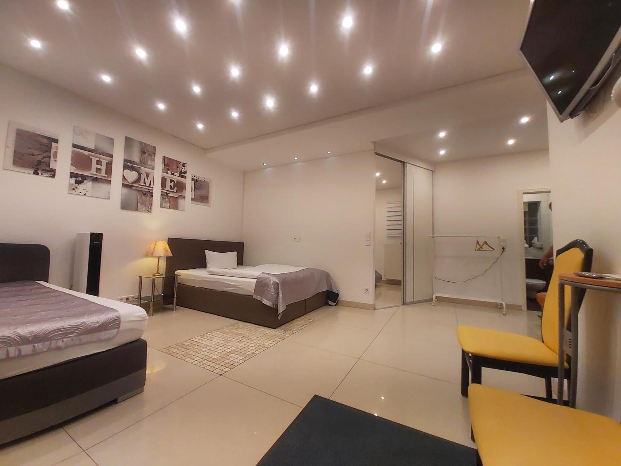 באדן-באדן Gemuetliches J&L Apartment Nahe Des Hauptbahnhofes מראה חיצוני תמונה